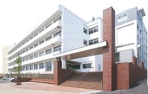 平岡海月の高校の画像